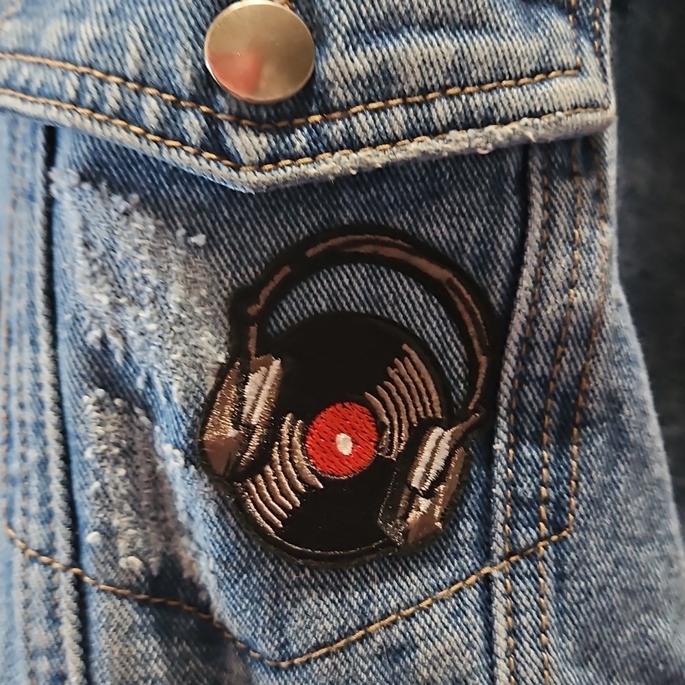 Hand Crafted Upcycled Rock Music Jean Jacket Vintage Embordery Patchwork Size S - Picture 11 of 17